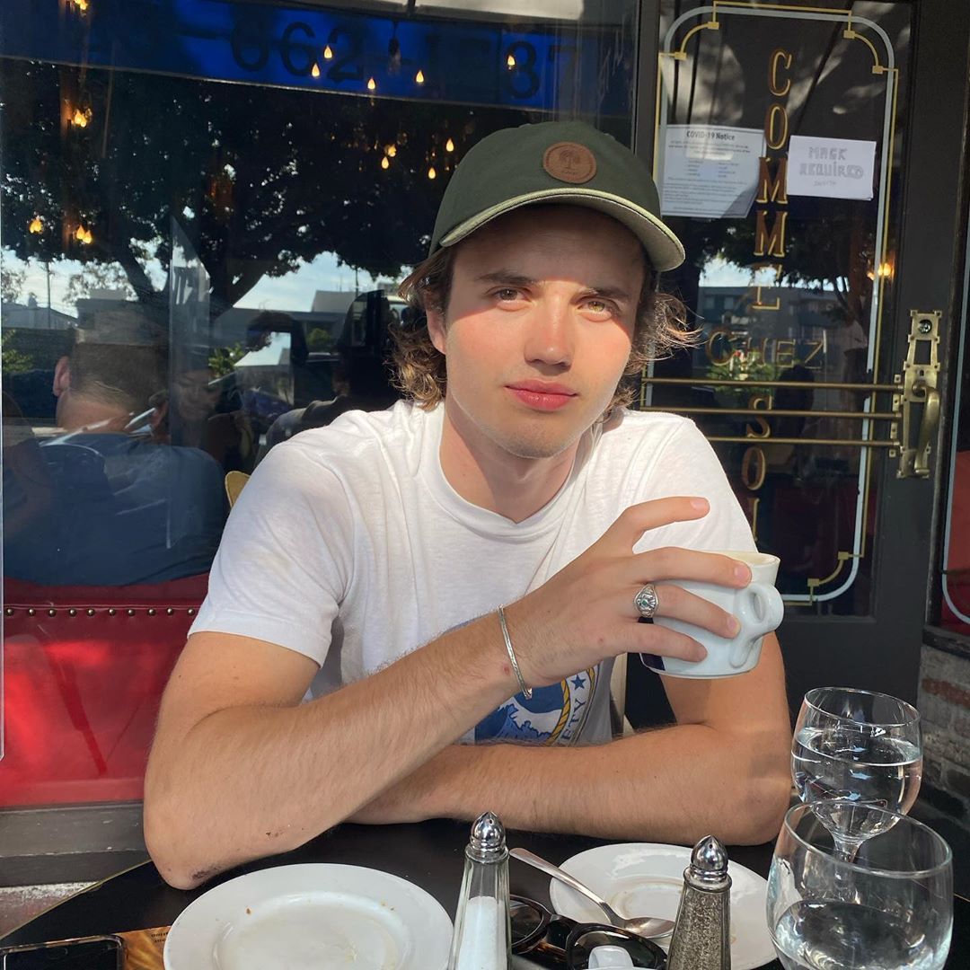 Cherche complicité en toute simplicité Lucas - rencontre-Gay-Lyon