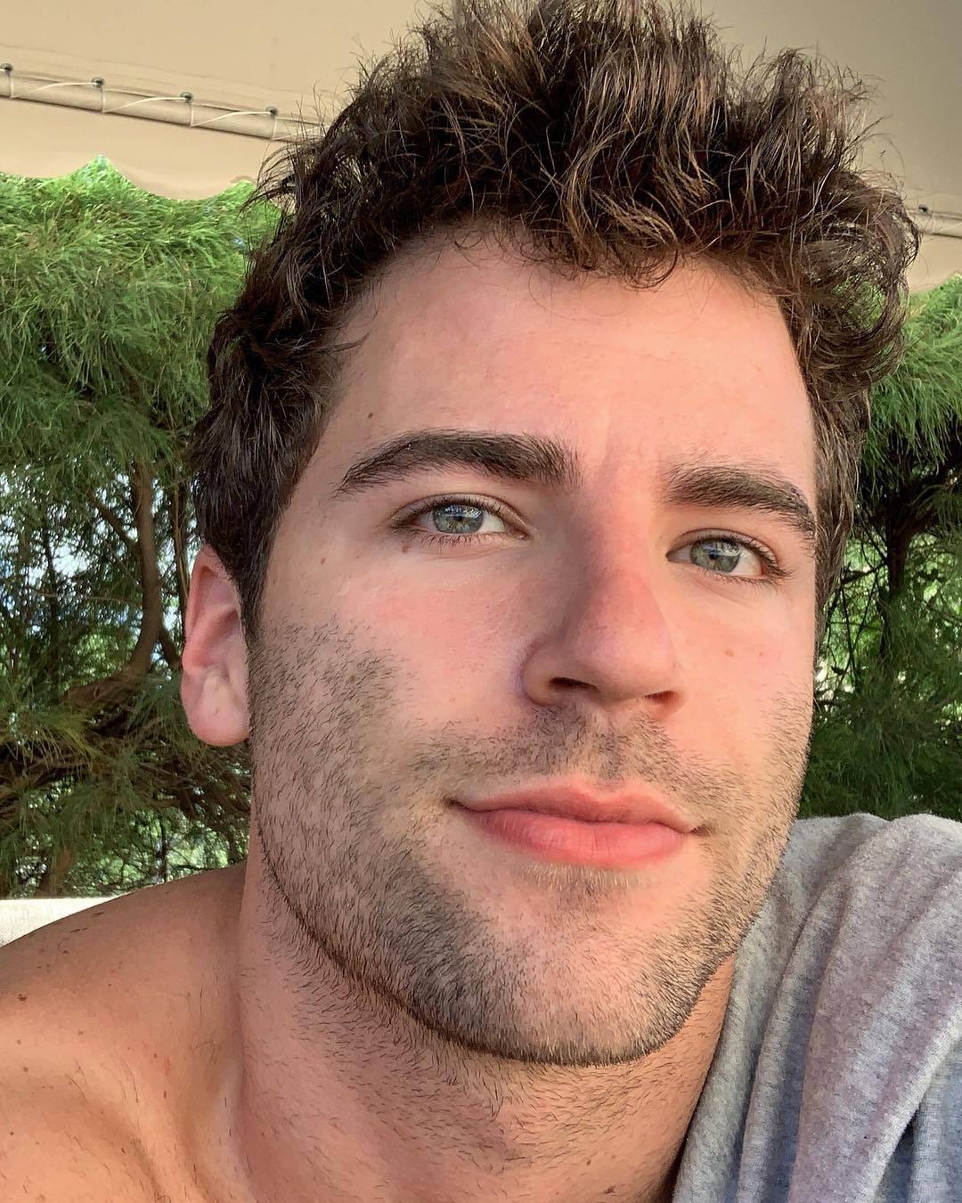 À la recherche de bonnes ondes Lucas - rencontre-Gay-Montpellier