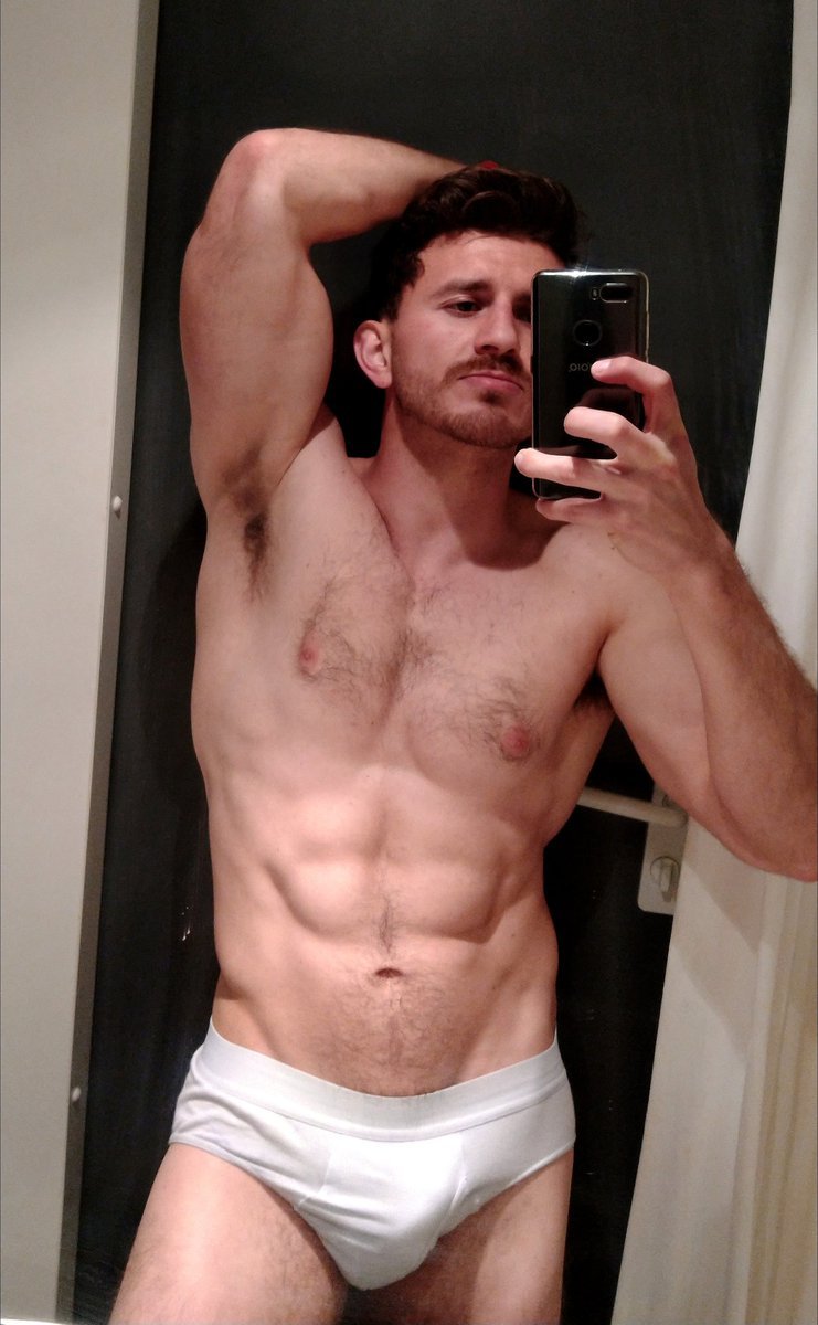 Rencontrons-nous pour une aventure à Nantes Arthur - rencontre-Gay-Nantes