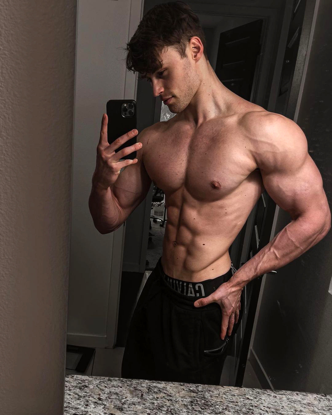 Nouveau sur Nice, prêt à m’amuser Cédric - rencontre-Gay-Nice