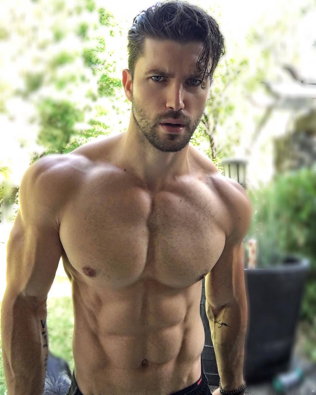 Toulon : Envie d’un plan caliente ? Enzo - rencontre-Gay-Toulon