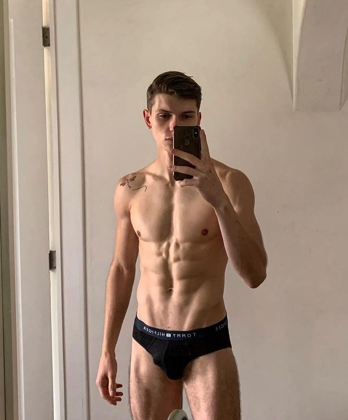 Bayonnais déraillé cherche mec pour délire coquin téléphonique urgent Romain - rencontre-Gay-Bayonne