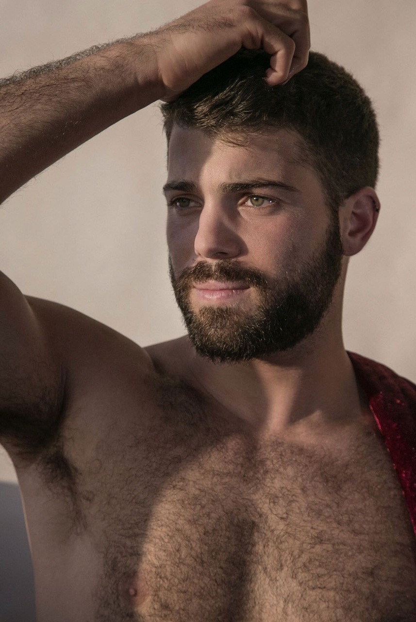 Rencontre sexy gay à Gien: jeune de 25 ans cherche plan cul brutal et direct, appelle pour baiser sans attendre! Romain - rencontre-Gay-Gien