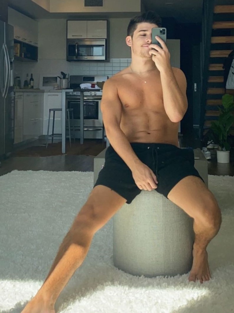 Plan cul Pontarlier libertines, je suis preneur d’explorations bestiales Cédric - rencontre-Gay-Pontarlier