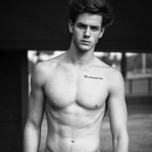 Jeune corps tendu de désir, cherche partenaire audacieux pour soirées sans tabous à Saint-Raphaël profil--979