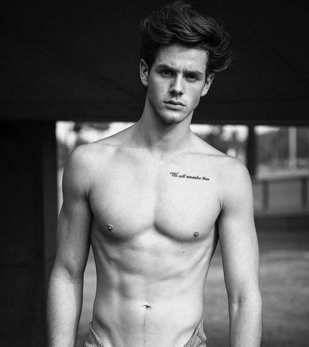 Jeune corps tendu de désir, cherche partenaire audacieux pour soirées sans tabous à Saint-Raphaël Kévin - rencontre-Gay-Saint-Raphaël