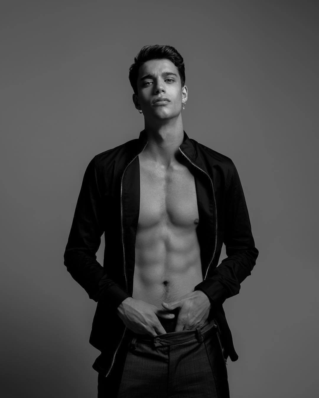 Yeux pétillants et échange fougueux Samuel - rencontre-Soumise-Saint-Chamond