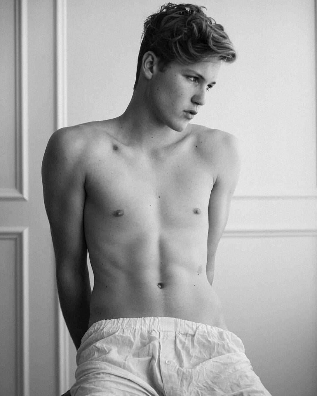 Plan cul Romilly-sur-Seine avec Ben, 21 ans ! Ben - rencontre-Teen-Romilly-sur-Seine