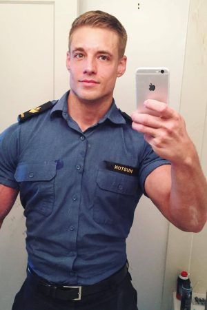 Minuit pile et la trique qui monte Gilles - rencontre-Gay-Agen