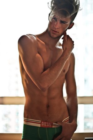 Bastien - rencontre-gay-tulle-R9YF